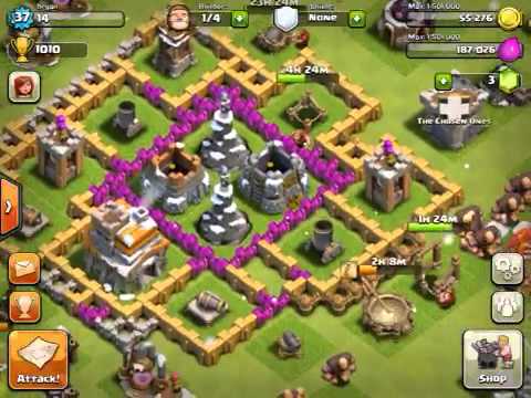 Clash Clans Christmas Tree